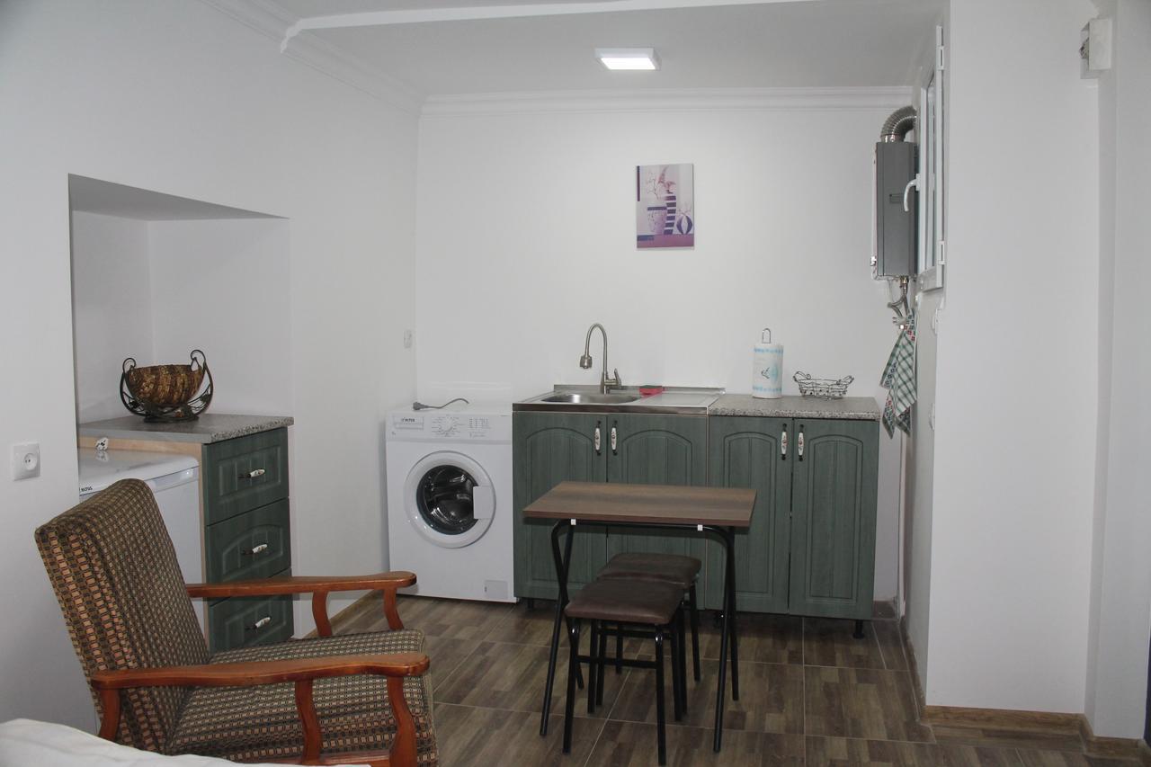 Sesili'S Apartment Tbilisi Buitenkant foto